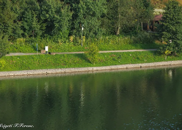 Sleeps 4 With View Appartement